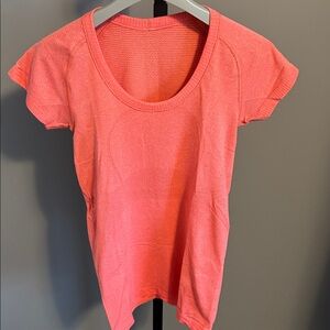 Lululemon Swiftly Tech short sleeve scoop tshirt
